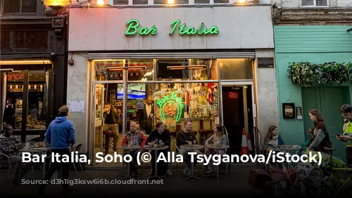 Bar Italia, Soho (© Alla Tsyganova/iStock)